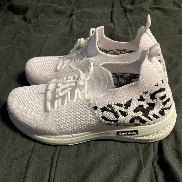 White Leopard Print Sneakers | Women’s Size 6.5 - Picture 5 of 10